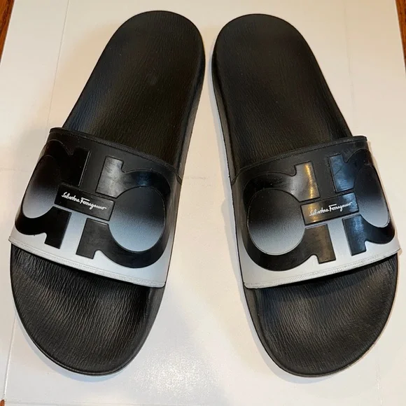 NWT Salvatore Ferragamo Men\'s Signature Embossed Logo Pool Slides Black Sz 6M Salvatore Ferragamo | Shoes | Salvatore Ferragamo Mens  main image 3